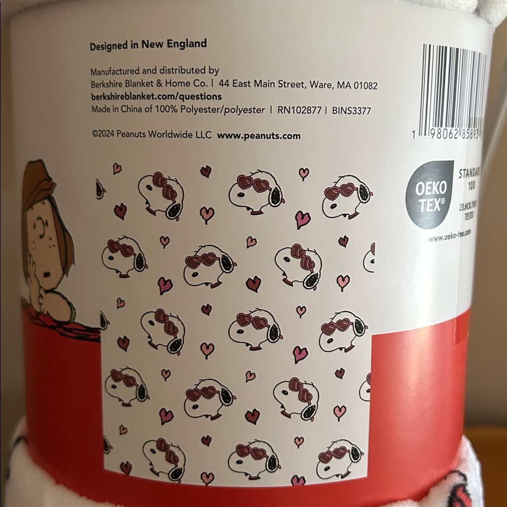 Peanuts VelvetLoft Throw Blanket - White with Pink & Black - Picture 3 of 3